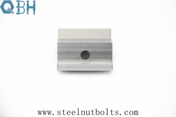 Abrazadera de aluminio resistente del extremo del panel solar de la oxidación 6005-T5 SUS304 4